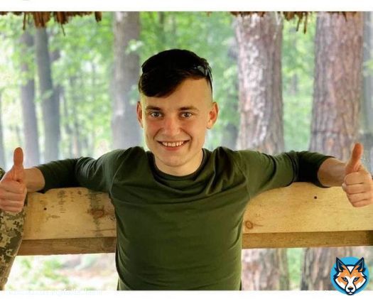 #СучасніГерої В цей день 1999 року народився Євген Пальченко &mdash; Герой України (2022), лейтенант ЗСУ, ком.танк.роти 59 ОМПБр, Наприкінці лютого 2022, допоміг бригаді вийти з оточення під Олешками, 3 дні утримував оборону мосту, знищив ворожу техніку, тримав оборону під Миколаєвом.