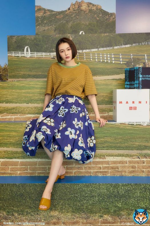 【明日】ユニクロ&times;マルニが発売。玉城ティナや、桜田通、モトーラ世理奈らの着用写真を公開。