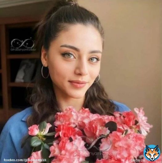 بريئة كما براءة الاطفال ،تمنحك نظرة عينيها سلاما ودفئا، ملامحها تغمرك بالبهجة ، هي مزيجا من رفاهية الحياة والسعادة . #SılaTürkoğlu