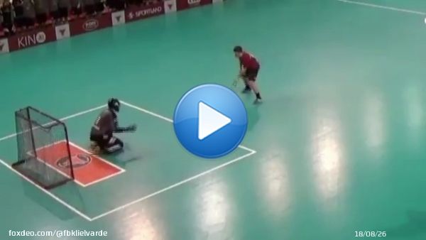 Pēcspēles metienu sērija @FBKValmiera un @FBKLielvarde mačā #florbols #floorball