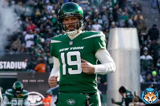 Should Joe Flacco start the second half?