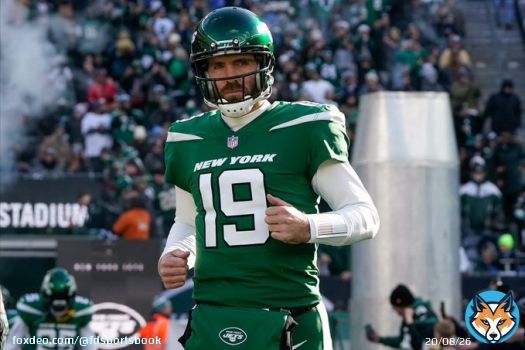 Should Joe Flacco start the second half?