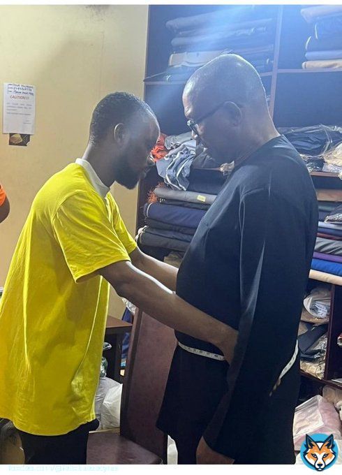 This is MR. Peter Obi taking measurement of his kaftan as usual in a designers shop u@like the opposite that will call their stand boys to come home or office for measurements, this is the kinda leader Africans needs, we need a leader that&rsquo;s accessible.