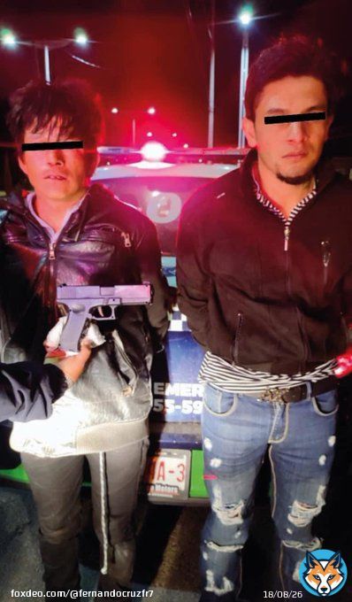 CAEN DOS ROBACOCHES EN #TECAMAC #EDOMEX estos sujetos fueron detenidos en Boulevard San Jer&oacute;nimo, luego de que elementos de la corporaci&oacute;n atendieron un reporte de robo de una camioneta Nissan, en el libramiento Bicentenario propiedad de un vecino de Zumpango, &rdquo;.
