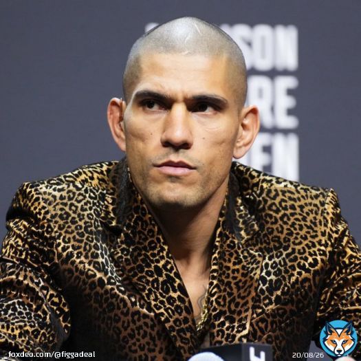 ... Every single time JHill hits Glover somewhere in Brazil is the prot&eacute;g&eacute; lerking ready to AVENGE his mentor.  If Glover doesn't pull this off [cue music] #UFC #UFC283 #UFC283Live
