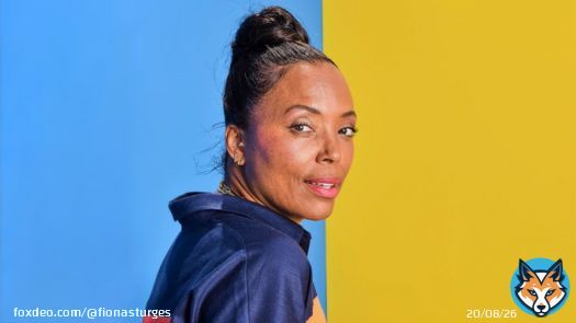For today's @theipaper, I spoke to the brilliant @aishatyler about starting out in stand-up, the new Apple TV nail-biter The Last Thing He Told Me and how Friends changed her life forever.