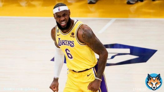 LeBron James made history Tuesday night when he broke former Lakers great Kareem Abdul Jabbar’s all-time NBA points record.