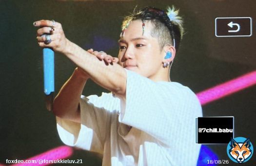 hyunsuk said 'we will come back with full energy during the break with the family during the lunar new year holiday. The first Asian tour is the beginning' i will brighten your year 2023, so please look forward to it  #최현석 @treasuremembers