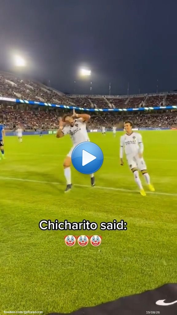 Throwback to when Chicharito responded to San Jose Earthquake&rsquo;s banner calling LA clubs &ldquo;clowns&rdquo; with his own celebration   (via @LAGalaxy)