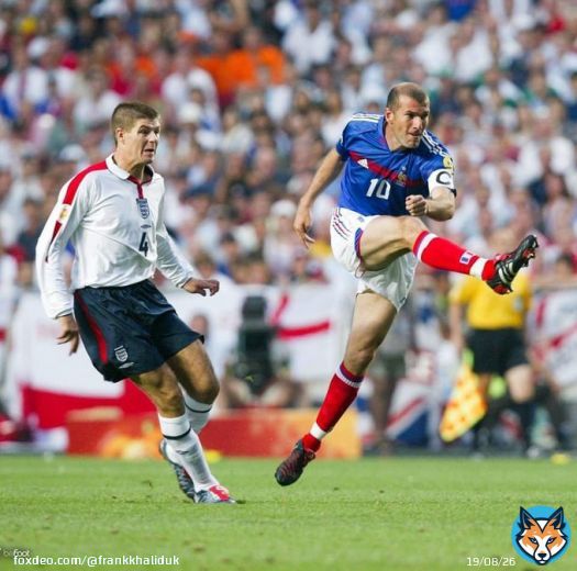 Steven Gerrard: &ldquo;The strongest player I have faced in my entire career? Zinedine Zidane &rdquo;.