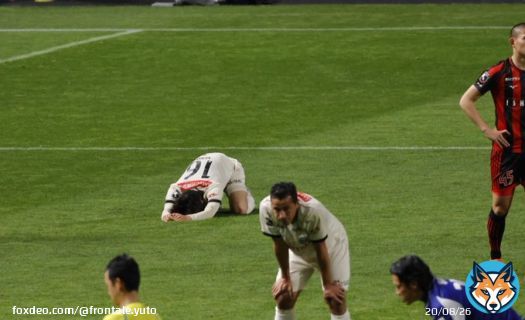 試合が終わったと同時に倒れ込みながら喜ぶ瀬古。 気持ち入ってただろうし、その姿はまるでキャプテンのようにも見えました。 #川崎フロンターレ #frontale  #瀬古樹 #札幌ドーム