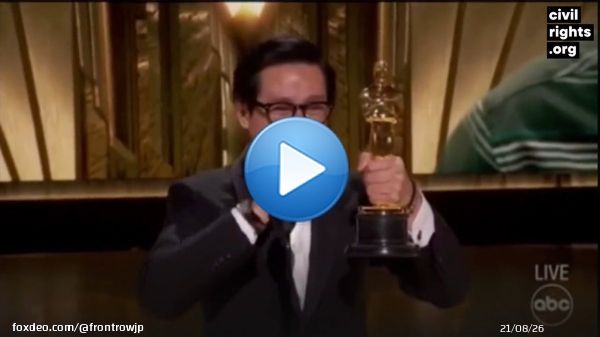 キー・ホイ・クァン、助演男優賞の受賞スピーチ  「私の旅は、船の上で始まった。難民キャンプで1年過ごし、どういうわけかハリウッドの大舞台に立つことができました。このような物語は映画の中だけのことだと言われています。自分の身に...