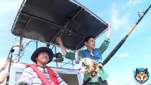 夜7時から放送 『小泉孝太郎＆ムロツヨシ　自由気ままに2人旅』  ＼芸能界屈指の仲良し2人組／      人気シリーズ第４弾  今回は･･･ 沖縄県石垣島で巨大カジキ釣りに大挑戦  さらに 東京ディズニーランド&reg;／東京ディズニーシー&reg;で 大はしゃぎ  お見逃しなく
