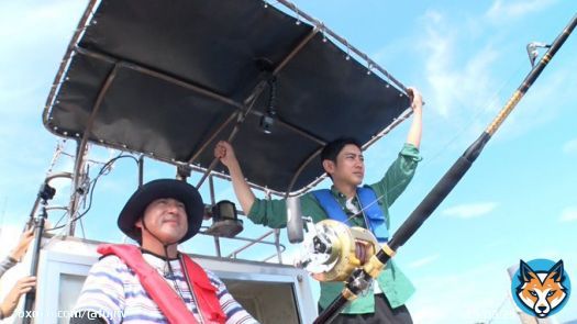 夜7時から放送 『小泉孝太郎＆ムロツヨシ　自由気ままに2人旅』  ＼芸能界屈指の仲良し2人組／      人気シリーズ第４弾  今回は･･･ 沖縄県石垣島で巨大カジキ釣りに大挑戦  さらに 東京ディズニーランド&reg;／東京ディズニーシー&reg;で 大はしゃぎ  お見逃しなく