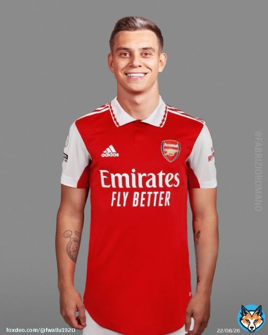 Tossard or Nketiah ??  Who would you like to start on sunday?  #ARSMUN
