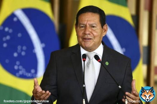 Agora: Resumo do pronunciamento de Mour&atilde;o: 'Gado, acabou! Pare de passar vergonha e volta pra casa'