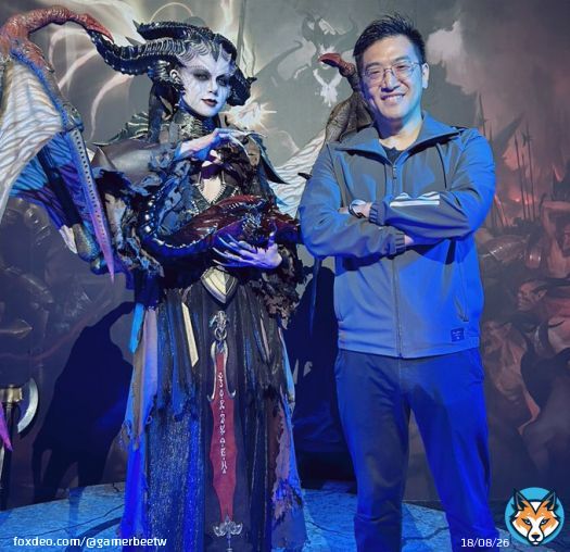Just saw an amazing Taiwanese cosplayer at the Diablo 4 event!  Her costume was so great makes me surprised when she talk mandarin to me!  #Diablo4  IG: kuro_15th