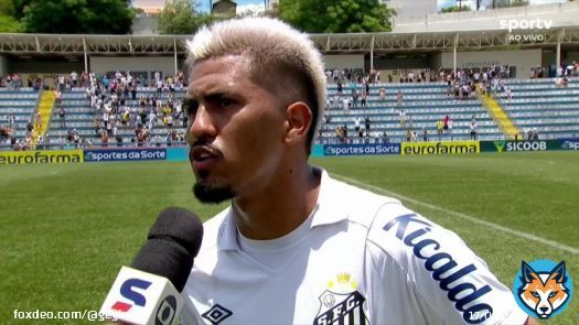 Ivonei dedicou a Pel&eacute; o gola&ccedil;o de antes do meio-campo pela Copinha:   - Todo jogo eu venho tentando, olho se os goleiros est&atilde;o adiantados. No primeiro tempo tentei e errei. Dedico ao Pel&eacute; esse gol. Perdemos um &iacute;dolo, uma refer&ecirc;ncia. E &eacute; meu segundo gol desse, fiz no sub-17 tamb&eacute;m