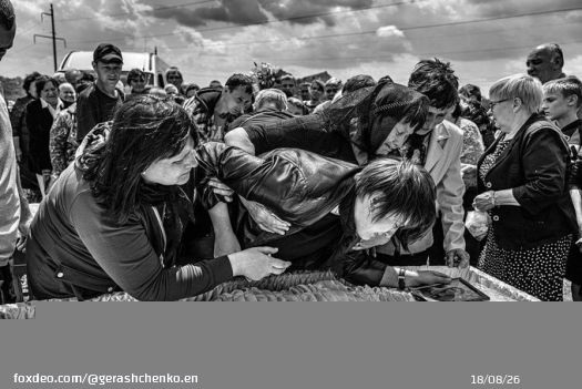Olga Aksenchenko at the funeral of her twin daughters. 14 year old Ania and Yulia were killed by a Russian missile strike on Kramatorsk.   The family has left Kramatorsk for safety when the full-scale invasion began, but on that day they decided to visit their surgeon mom in the&hellip;&nbsp;Show more