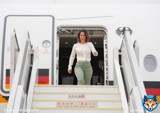Kurzfassung: #Baerbock l&auml;sst sich in #China mal wieder vorf&uuml;hren und #blamiert Deutschland.   Chinas Betonung von Neutralit&auml;t ist eine Ohrfeige f&uuml;r permanente Einmischungen der ridik&uuml;len Bundesregierung in fremde Angelegenheiten bei Chaos im eigenen Land.