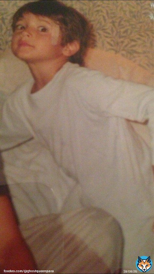 so young, to have died at 24. what a beautiful boy, condolences to the family #HarryBrant