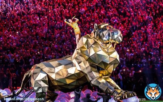 I love Riri but THIS is how you do a SuperBowl Halftime Show! #RihannaSuperBowl #HalftimeShow #rihanna