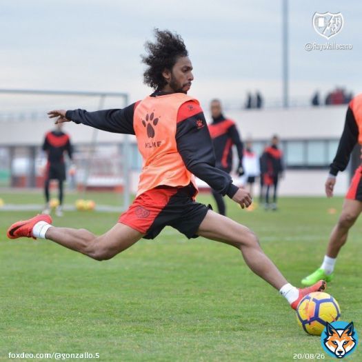 والله الصليهم زاد وزنه ولا في الصورة شيء غريب