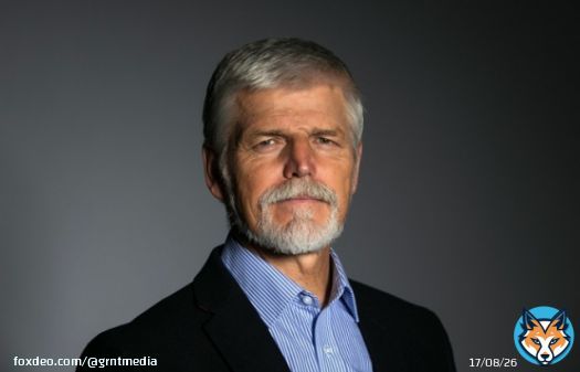 На президентських виборах у Чехії перемагає колишній генерал НАТО і друг України Петр Павел. Після підрахунку голосів з понад 90% дільниць він отримав майже 60%. Що відомо про Павела?