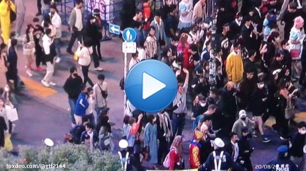 韓国のハロウィンパーティに10万人以上殺到将棋倒し群衆雪崩発生 &darr; 将棋倒し状態になり50人心肺停止 多数心臓マッサージ &darr; 梨泰院の事故死者120人報道 &darr; SMハロウィン中止 &darr; 死者146人に拡大&larr;now  日本め2001年死者11名を出した明石花火大会歩道橋事故発生  動画は本日の渋谷ハロウィン状況