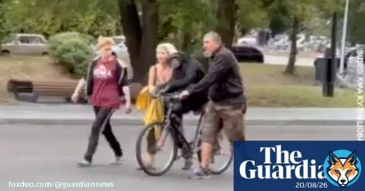 Escaped chimpanzee returns to Kharkiv zoo on keeper&rsquo;s bicycle