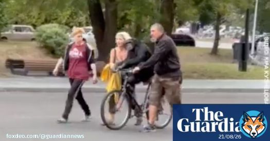 Escaped chimpanzee returns to Kharkiv zoo on keeper&rsquo;s bicycle