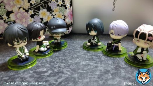 刀剣乱舞8周年おめでとうございます！ うちのすわらせ隊とおもち達とお祝いです！  #刀剣乱舞八周年