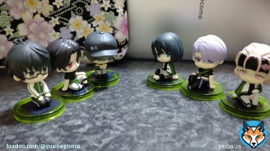 刀剣乱舞8周年おめでとうございます！ うちのすわらせ隊とおもち達とお祝いです！  #刀剣乱舞八周年