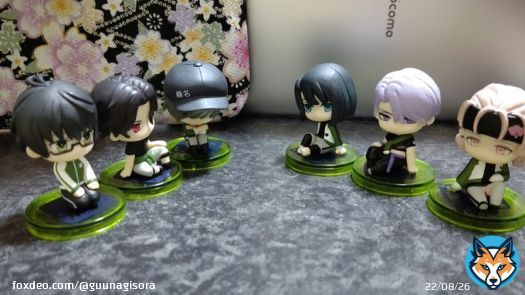 刀剣乱舞8周年おめでとうございます！ うちのすわらせ隊とおもち達とお祝いです！  #刀剣乱舞八周年