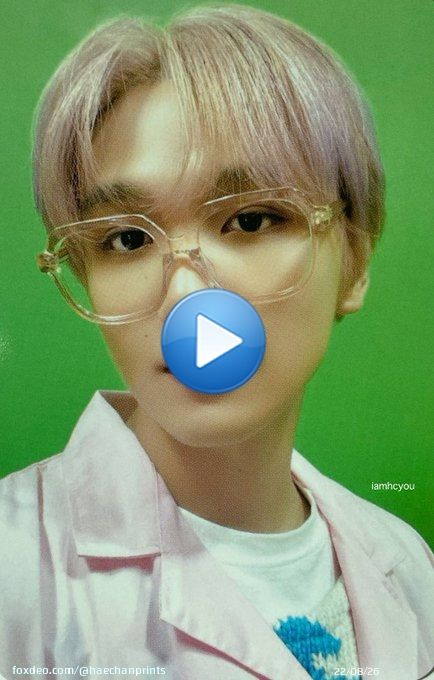 this cute haechan with glasses
