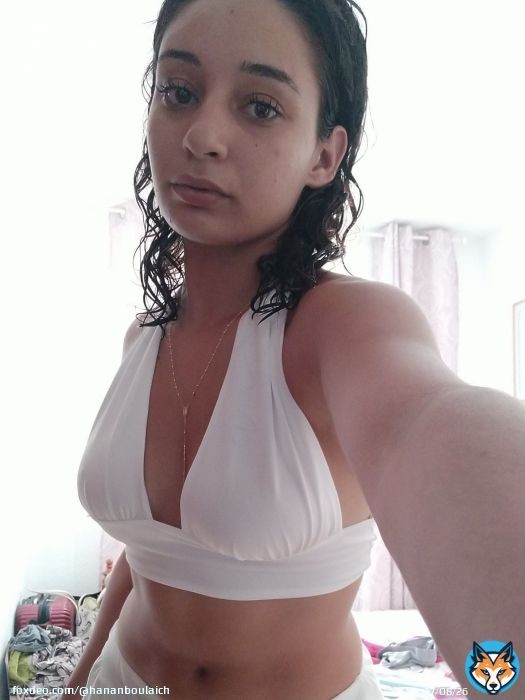 Photo by Hanan \ud83e\udd70 on December 15, 2025. May be an image of one or more people, long hair, activewear, bra and top.