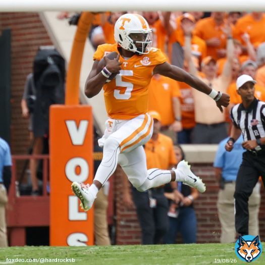 Hendon Hooker vs Stetson Bennett in 2022  Hooker                           Bennett 285        Pass Yds/Gm   263.5 27-2           TD-INT          20-6 175.5*     Pass Rating     154.6 430          Rush Yds        184 *2nd in nation  HOW IS BENNETT A HEISMAN FINALIST OVER HOOKER?