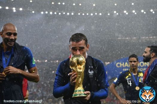 Griezmann got robbed off the BallonDor in 2018 and didn&rsquo;t cry about it on the internet while Benzema is crying about losing a secondary best award lmaooo. You&rsquo;ll never be him pedophilezema