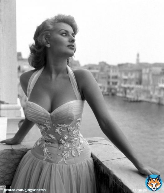 Sophia Loren on a terrace overlooking the Grand Canal in Venice, 1955.  Photo by Archivio Cameraphoto Epoche.