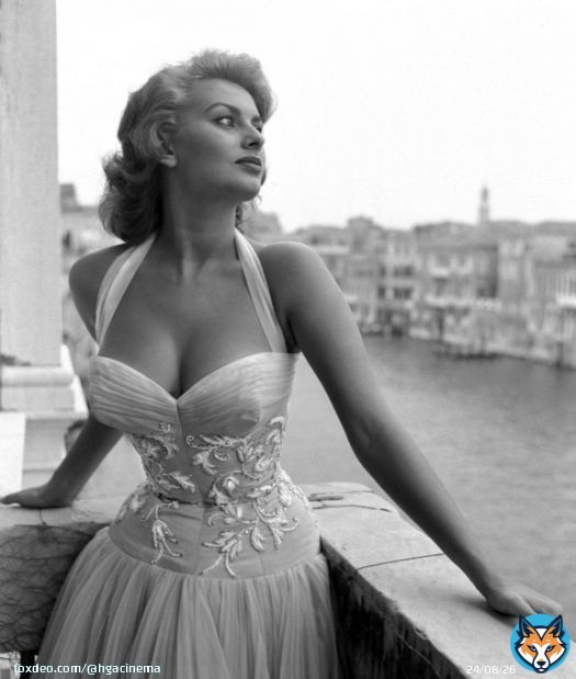 Sophia Loren on a terrace overlooking the Grand Canal in Venice, 1955.  Photo by Archivio Cameraphoto Epoche.