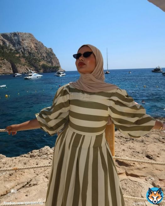 Sunset stripes \ud83d\udc9b\ud83d\udc9a Dress is from @asos @arrangestudios