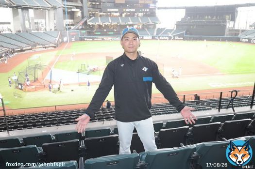 【Fs情報】伊藤大海投手が、エスコンフィールド北海道で行われる主催全試合で、北海道の子どもたちを招待する「大海シート」を設置することが決定した。 『広く大きな海のように、大きな夢を抱く人になってほしい』との想いで毎試合4名を招待する。