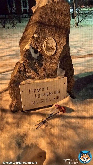 Омск.  Стихийный мемориал погибшим в Днепре.  Фото: &laquo;Омское гражданское объединение&raquo;