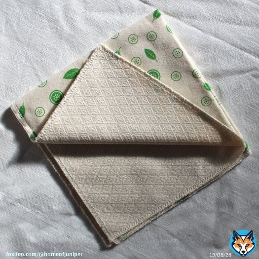 A few plastic swaps including handmade bar soaps, unpaper towels and reusable face pads (great for putting on foundation or taking it off. Find these and more here:      #plasticswaps #ecogifts #facepads #UKGiftAM #UKGiftHour #shopindie