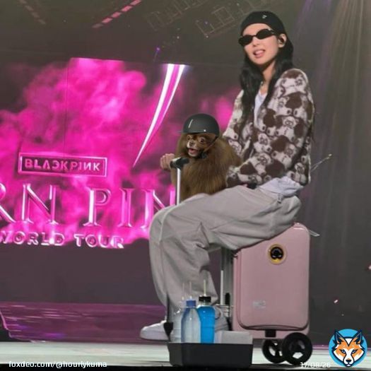 on her way to drop him off at the daycare as usual    JENNIE BDAY PARTY IN HK