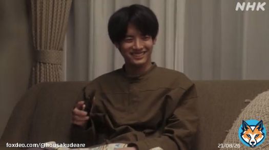 確かに舞ちゃんとの電話終わり、勝さんが歩ちゃんをバファローズ音頭であやしてるのを聞いて思わず笑ってるのは貴司くん寄りの赤楚くんだ&hellip;横向いてる感じが赤楚くん( 笑 ) #たかしです