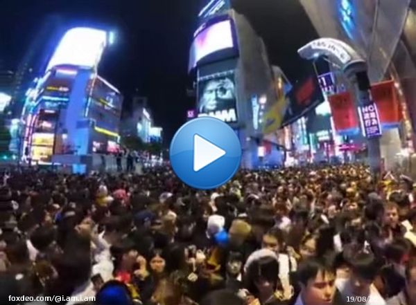 \u25cf左、2018年【渋谷】ハロウィン 100万人 たった4年前です  \u25cf右、2022年10/30【韓国ハロウィン】 10万人 154人の死亡(内女性8割10代～20代) 一般人が心臓マッサージ  ※最後に亡くなった人を引きずってる映像には苦しくなった  #韓国ハロウィン事故 #난초 #한국할로윈 #카가와테루유키