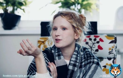 Монеточка, Noice MC и Максим Покровский сравнили хруст булок в разных парижских пекарнях