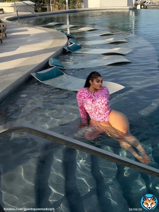 Unbothered, hydrated, and in my lane \ud83e\udd0f\ud83c\udffb\ud83d\ude0e #getoutandexplore #exploredoha #luxurylife