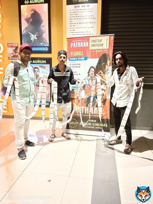 @iamsrk Sir please see we have booked fill audi. We Sangli SRK Universe ready for Pathaan  #AskSRK